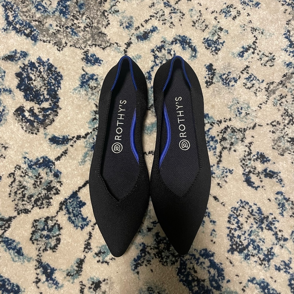 Rothys Black Point Size 8.5
